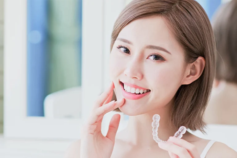 【目立たない矯正の種類】あなたに合うのは？<br class="pc">マウスピース等の選び方